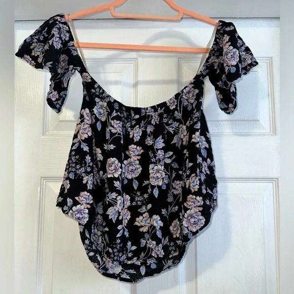 American Eagle Black Flowered Off the Shoulder Top - Picture 5 of 8
